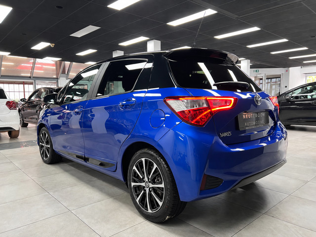 Foto 8 van Toyota Yaris 1.5 Hybrid Bi-Tone Plus | Navi| Keyless| Cruise