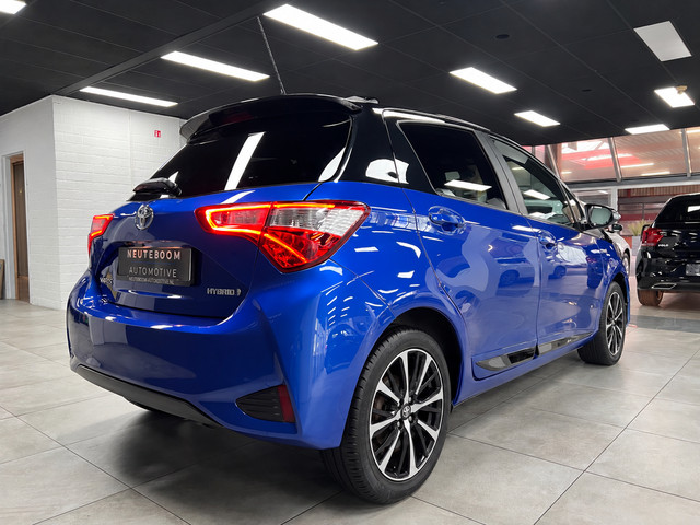 Foto 7 van Toyota Yaris 1.5 Hybrid Bi-Tone Plus | Navi| Keyless| Cruise