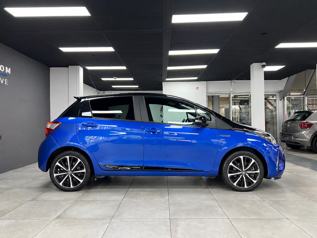 Foto 6 van Toyota Yaris 1.5 Hybrid Bi-Tone Plus | Navi| Keyless| Cruise