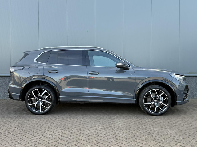 Foto 8 van Volkswagen Tiguan 1.5 eHybrid R-Line Edition PANO | TREKHAAK | DCC