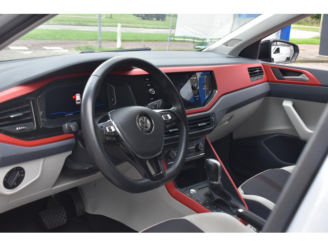 Foto 10 van Volkswagen Polo 1.0 TSI Highline R-Line Beats BSM | Navigatie | Digitaal Dashboard | Stoelverwarming