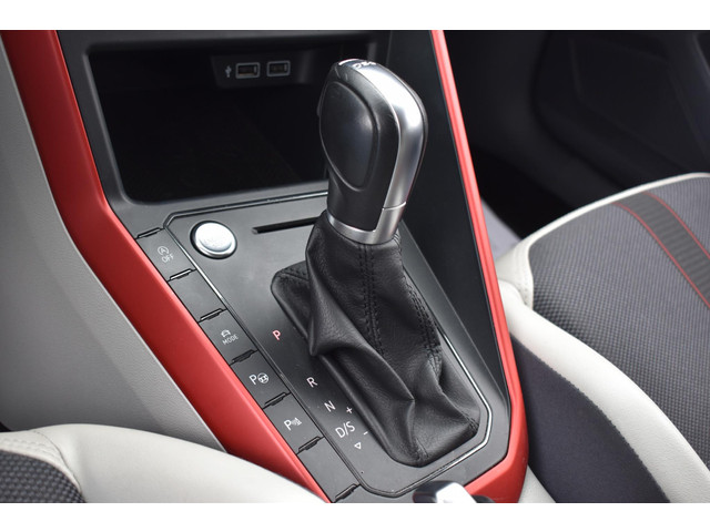 Foto 5 van Volkswagen Polo 1.0 TSI Highline R-Line Beats BSM | Navigatie | Digitaal Dashboard | Stoelverwarming