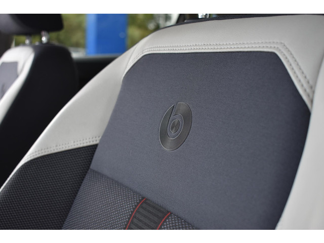 Foto 4 van Volkswagen Polo 1.0 TSI Highline R-Line Beats BSM | Navigatie | Digitaal Dashboard | Stoelverwarming