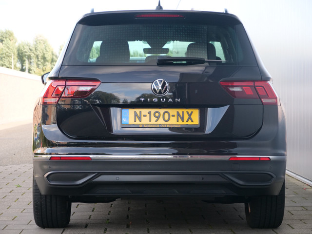 Foto 7 van Volkswagen Tiguan 1.5 TSI Elegance 150 Pk Automaat Navi / DAB / Camera