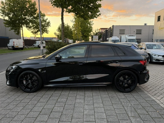 Foto 10 van Audi A3 Sportback 2.5 TFSI RS 3 quattro|Pano|360|Ceramic|Hulk|B&O