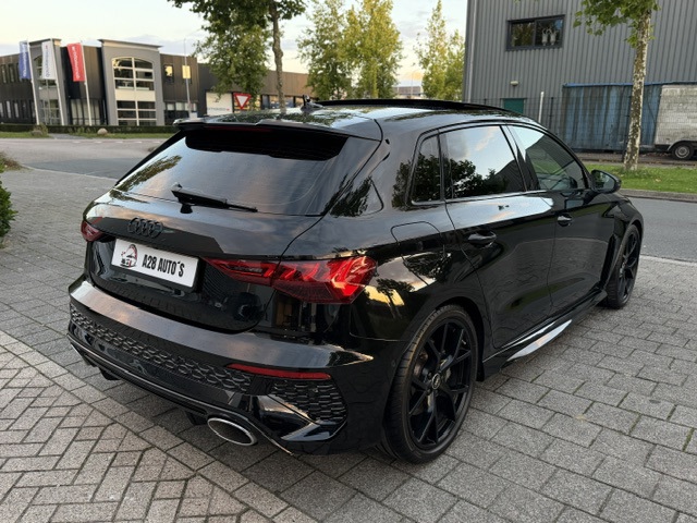 Foto 8 van Audi A3 Sportback 2.5 TFSI RS 3 quattro|Pano|360|Ceramic|Hulk|B&O