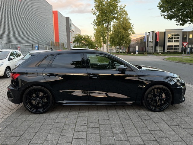 Foto 7 van Audi A3 Sportback 2.5 TFSI RS 3 quattro|Pano|360|Ceramic|Hulk|B&O