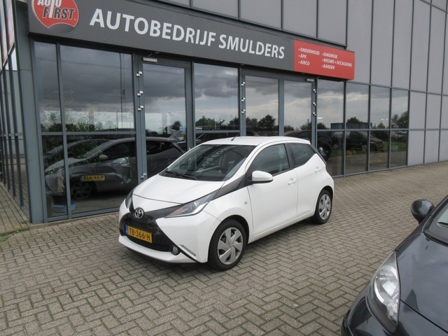 Foto 6 van Toyota Aygo 1.0 VVT-i x-play