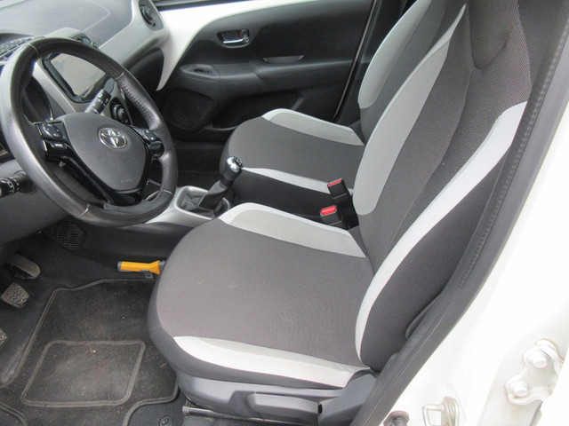 Foto 7 van Toyota Aygo 1.0 VVT-i x-play