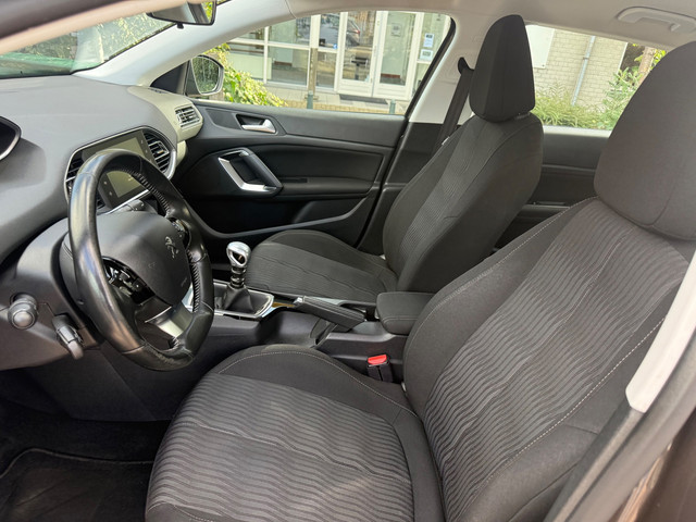 Foto 10 van Peugeot 308 1.6 THP Blue Lease
