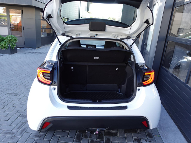 Foto 6 van Toyota Yaris 1.5 Hybrid Dynamic (Navi/Carplay,Camera,AdaptiveCruise,Keyless,Trekhaak,Stoelverwarming