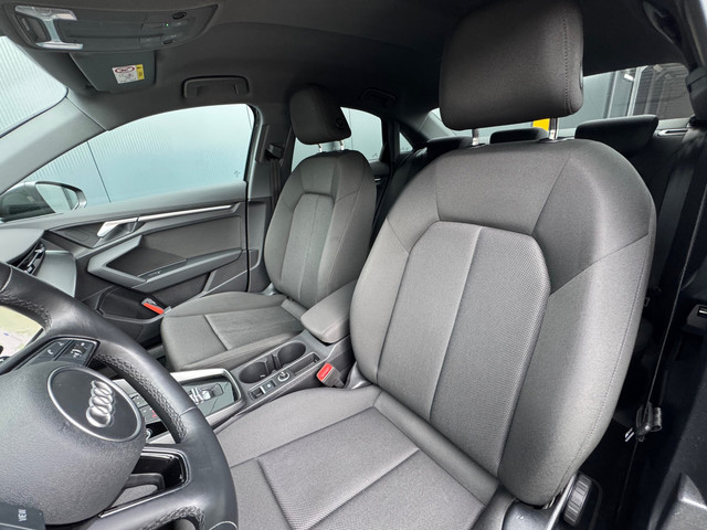 Foto 5 van Audi A3 Limousine 30 TFSI AUTOMAAT * Carplay * Climate Control * Parkeersensoren *