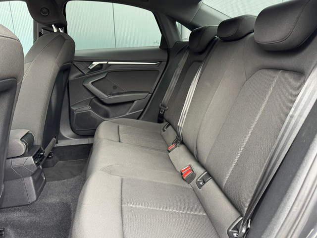 Foto 6 van Audi A3 Limousine 30 TFSI AUTOMAAT * Carplay * Climate Control * Parkeersensoren *