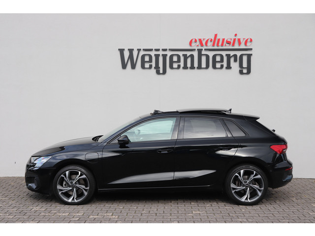 Foto 5 van Audi A3 Sportback 40 TFSI e S-line Pano Leder (bj 2022)