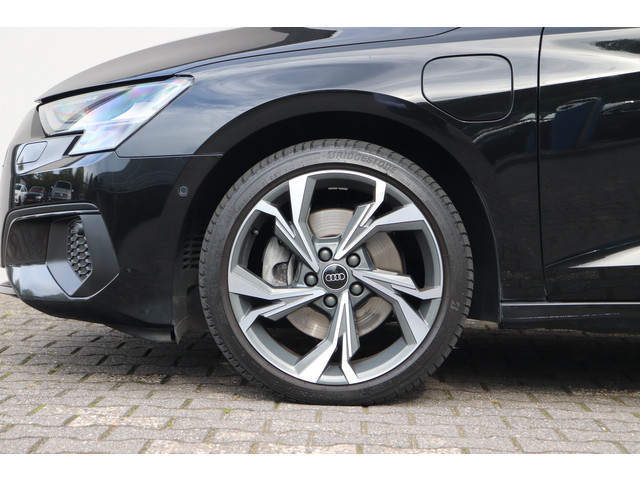 Foto 3 van Audi A3 Sportback 40 TFSI e S-line Pano Leder (bj 2022)