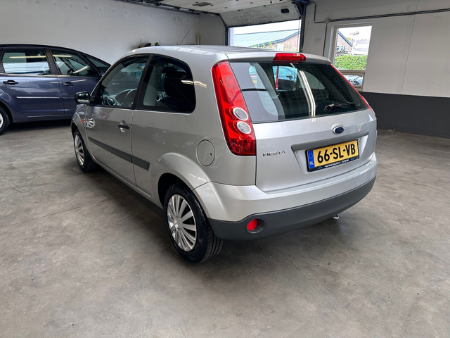 Foto 9 van Ford Fiesta 1.3-8V Champion|Airco