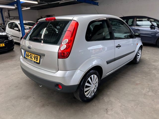 Foto 8 van Ford Fiesta 1.3-8V Champion|Airco