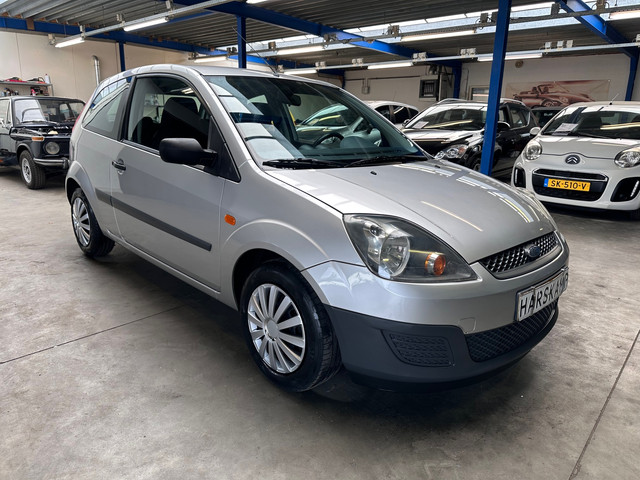 Foto 6 van Ford Fiesta 1.3-8V Champion|Airco