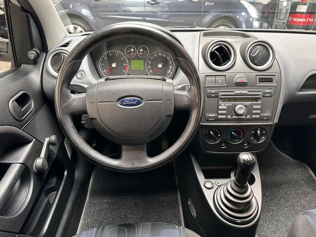 Foto 4 van Ford Fiesta 1.3-8V Champion|Airco