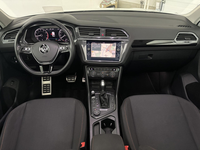 Foto 9 van Volkswagen Tiguan 2.0 TSI 4Motion Highline | SCHUIF-KANTEL DAK | TREKHAAK | 360 CAMERA |