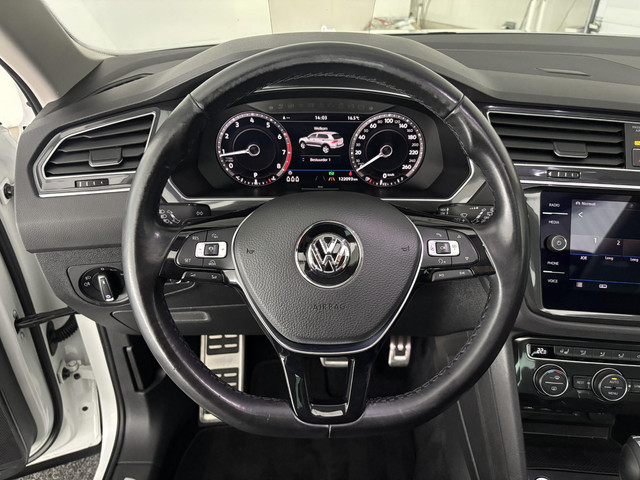 Volkswagen Tiguan 2.0 TSI 4Motion Highline | SCHUIF-KANTEL DAK | TREKHAAK | 360 CAMERA |