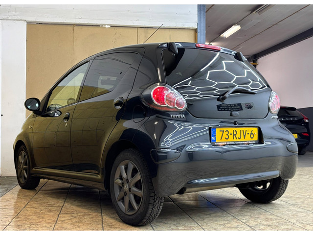 Foto 4 van Toyota Aygo 1.0-12V Dynamic Navigator / TOP STAAT / RIJKLAAR