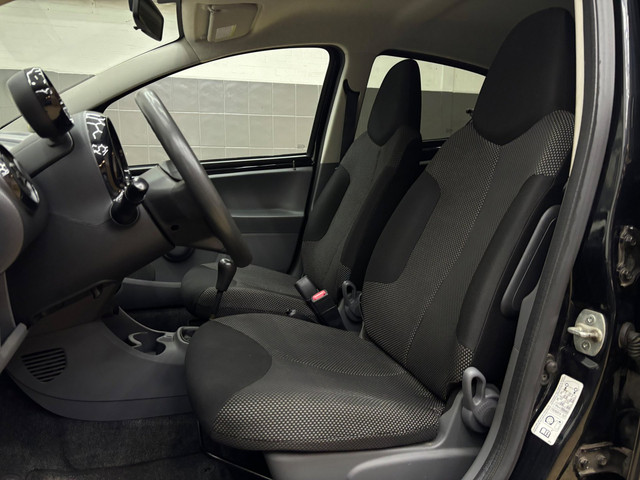 Toyota Aygo 1.0-12V Dynamic Navigator / TOP STAAT / RIJKLAAR