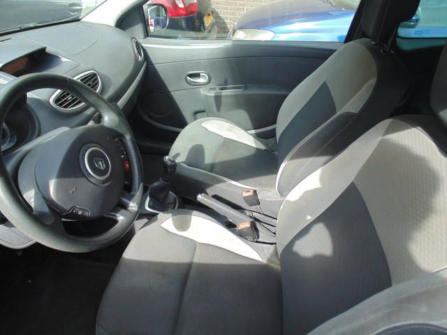 Foto 5 van Renault Clio 1.5 dCi Parisienne 2011