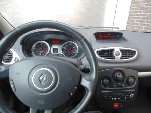 Foto 8 van Renault Clio 1.5 dCi Parisienne 2011