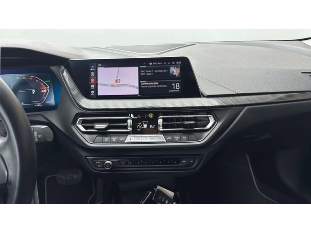 Foto 10 van BMW 1-serie 118i Business Edition SPORT LINE HALF LEDER ZEER MOOI NL AUTO