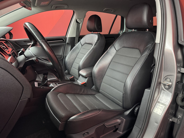 Foto 4 van Volkswagen Golf 1.2 TSI Business Edition R Connected | Stoelverwarming | Massage | Navi |