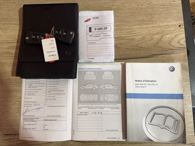 Foto 2 van Volkswagen Golf 1.2 TSI Business Edition R Connected | Stoelverwarming | Massage | Navi |