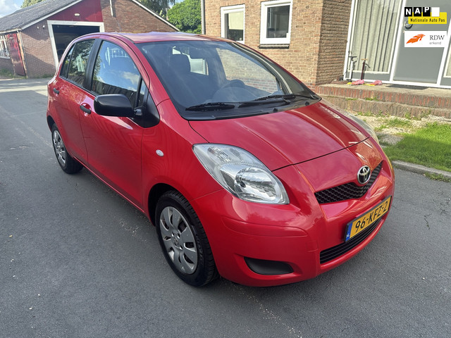 Foto 2 van Toyota Yaris 1.3 VVTi Comfort AIRCO/EL RAMEN/DEALER ONDERHOUD