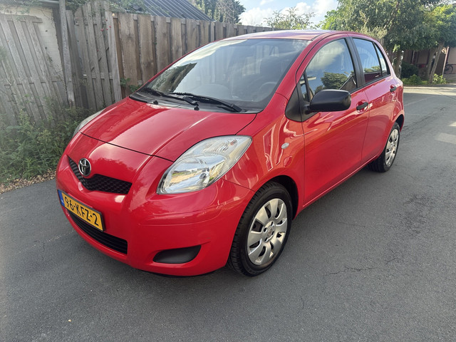 Foto 3 van Toyota Yaris 1.3 VVTi Comfort AIRCO/EL RAMEN/DEALER ONDERHOUD