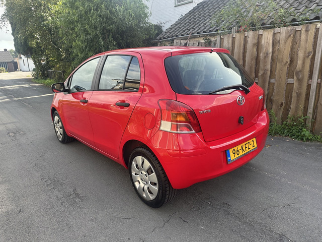 Foto 4 van Toyota Yaris 1.3 VVTi Comfort AIRCO/EL RAMEN/DEALER ONDERHOUD