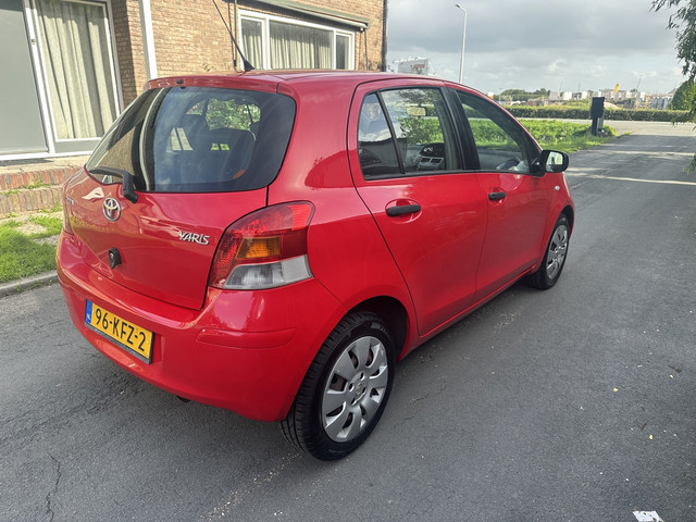 Foto 6 van Toyota Yaris 1.3 VVTi Comfort AIRCO/EL RAMEN/DEALER ONDERHOUD