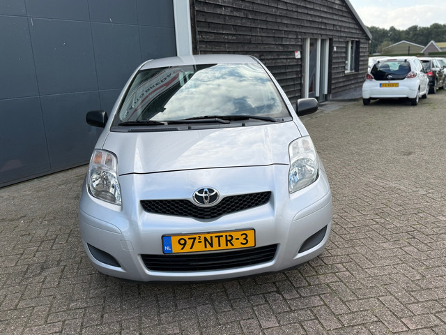 Foto 3 van Toyota Yaris 1.3 VVTi Comfort