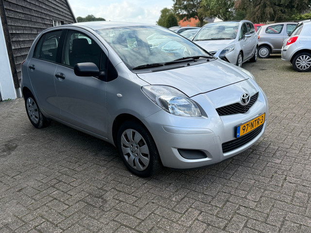 Foto 4 van Toyota Yaris 1.3 VVTi Comfort