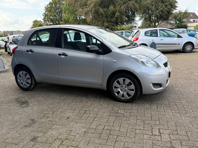 Foto 6 van Toyota Yaris 1.3 VVTi Comfort