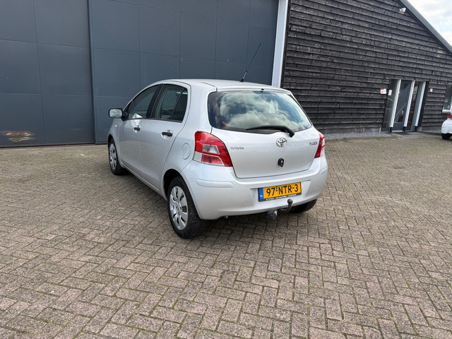 Foto 8 van Toyota Yaris 1.3 VVTi Comfort