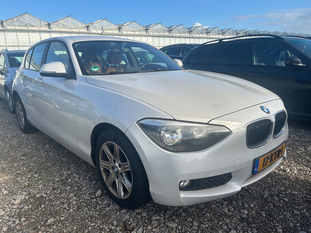 Foto 8 van BMW 1-serie 116i Business | 2012 | Benzine | Handgeschakeld | SCHADE AUTO |