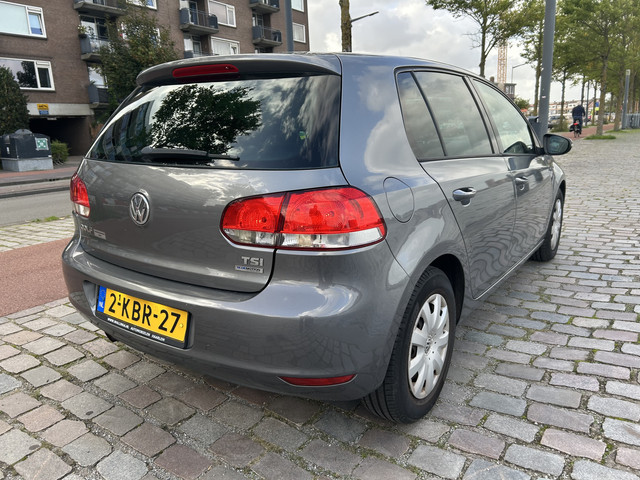 Foto 2 van Volkswagen Golf 1.2 TSI Comfortline BlueMotion 5 Deurs airco applecar play