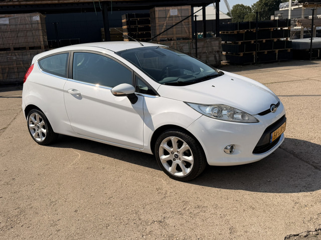 Foto 3 van Ford Fiesta 1.25 Sensation Edition, AIRCO(CLIMA), CRUISE CONTROL, PARKEERSENSOREN, BLUETOOTH-RADIO-C