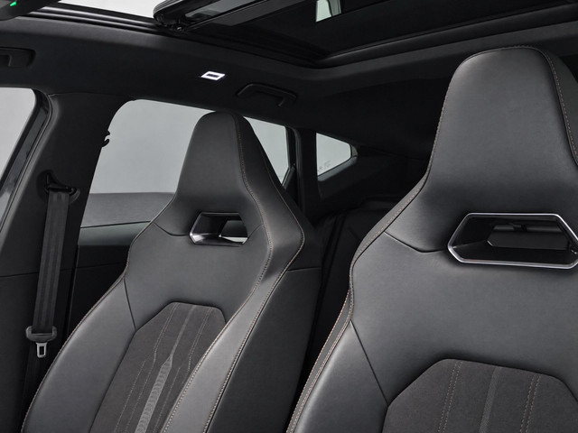 CUPRA Formentor 1.4e-Hybrid 180kW/245PK VZ · Panoramadak · Camera · Navigatie · Apple/Android Car Pl
