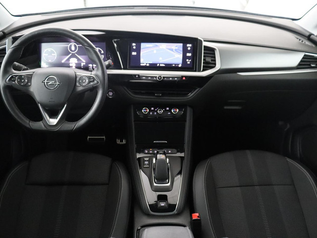Foto 3 van Opel Grandland 1.2 Turbo | Automaat | Apple Carplay | Dodehoek Ass. | Stuurwielverwarming | Camera |