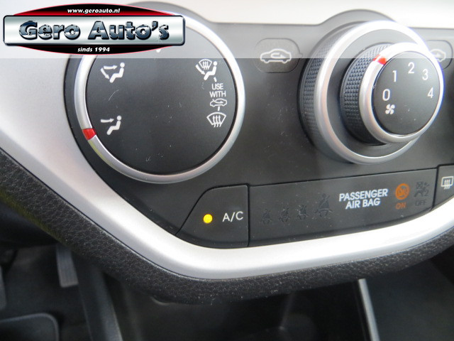 Foto 6 van Kia Picanto 1.2 CVVT ISG Comfort Pack 5 deurs ,airco ,nl-auto ,nw koppeling