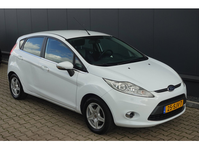 Foto 7 van Ford Fiesta 1.6 TDCi ECOnetic Titanium