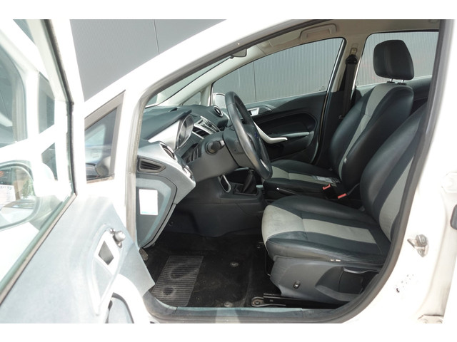 Foto 6 van Ford Fiesta 1.6 TDCi ECOnetic Titanium