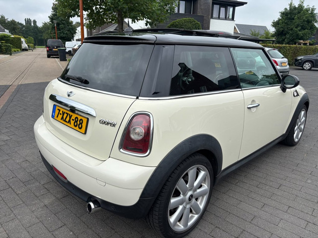 Foto 9 van Mini 3-Deurs 1.6 Cooper airco navigatie a.p.k. 2027