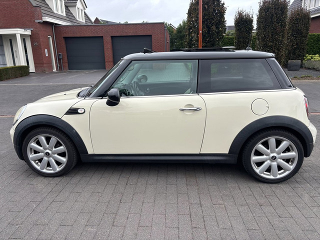 Foto 7 van Mini 3-Deurs 1.6 Cooper airco navigatie a.p.k. 2027